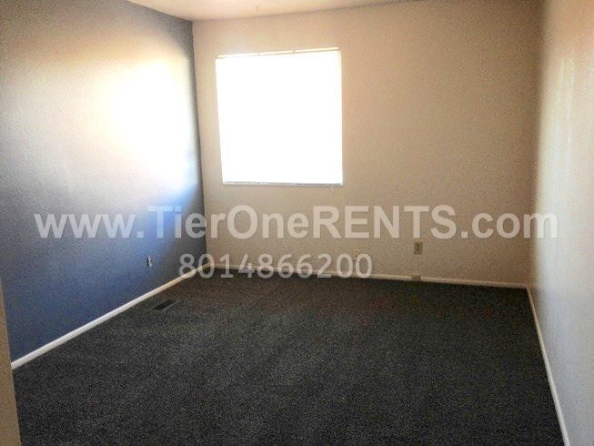 Building Photo - NO DEPOSIT option available for qualified renters!