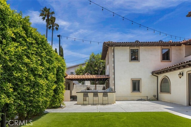 Building Photo - 11159 La Maida St
