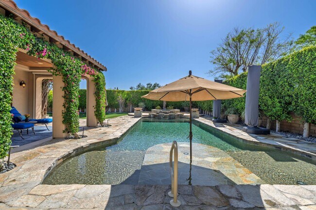 Building Photo - 40294 Rancho Palmeras