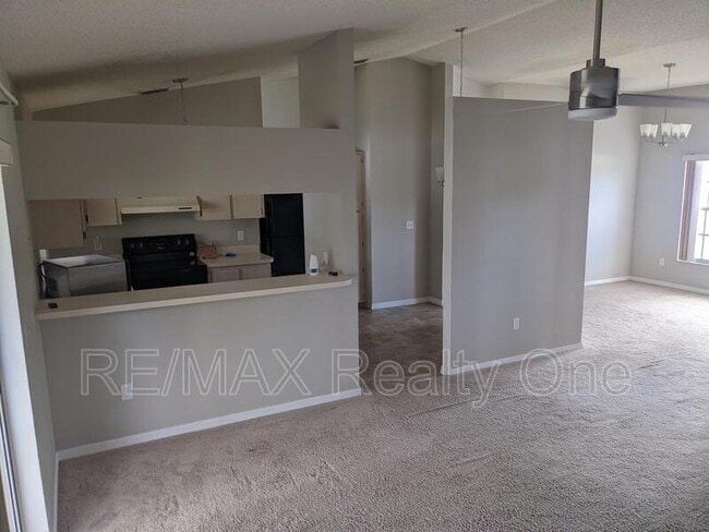 Building Photo - 271 N Lombardy Point