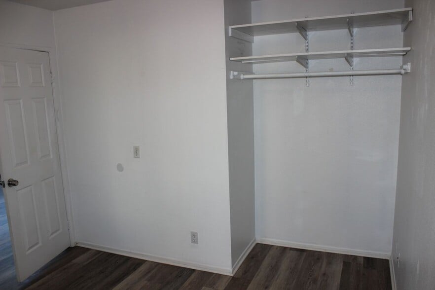 Building Photo - 44762 Shadowcrest Dr