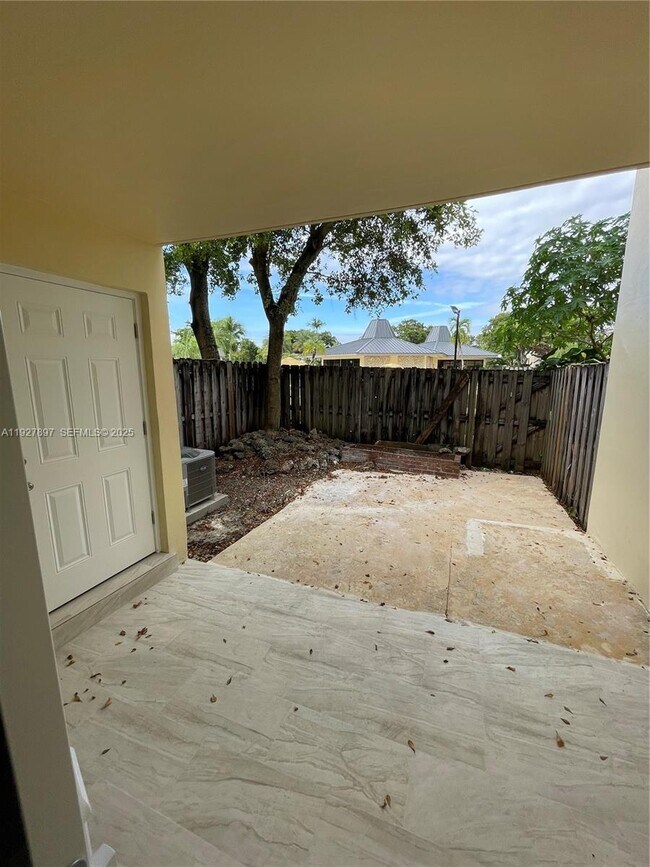 Building Photo - 8427 SW 137th Ave