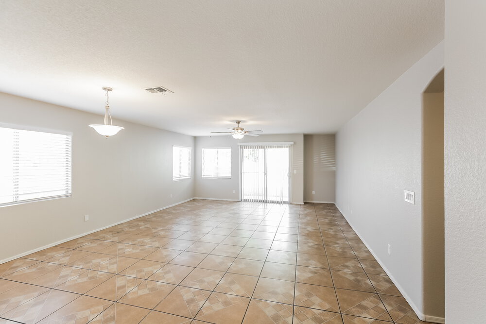 Building Photo - 2650 S 84th Dr