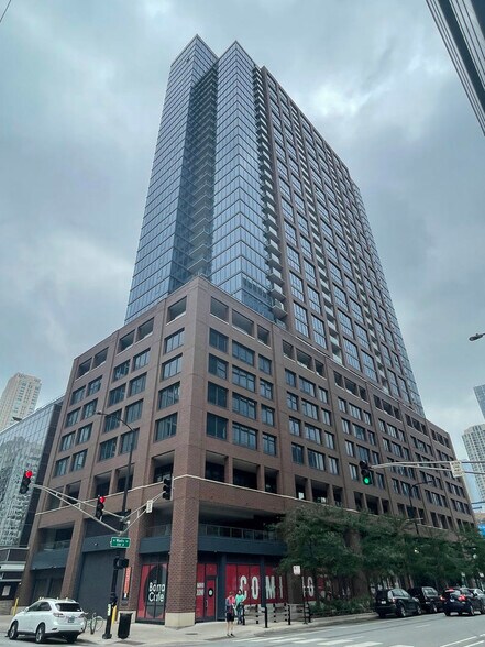 Building Photo - 680 N Lake Shore Dr