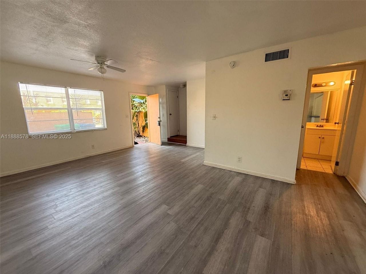 Building Photo - 5970 NW 28th St