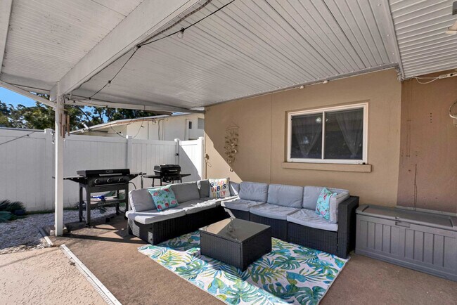 Building Photo - 897 Imperial Dr