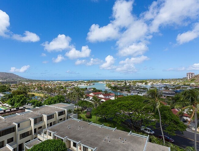 Building Photo - 2 Bedroom Corner Unit with 2 Side-by-Side Covered Parking Stalls in Hawaii Kai