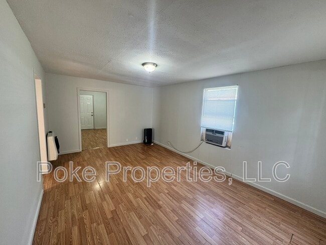 Building Photo - 2233 Lilly St