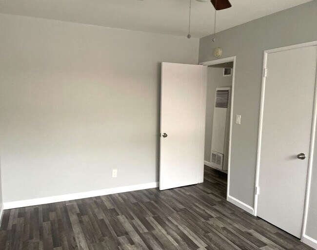 Building Photo - NW2013 (NEW)