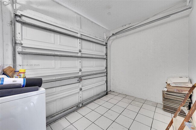 Building Photo - 815 NW 98th Ave