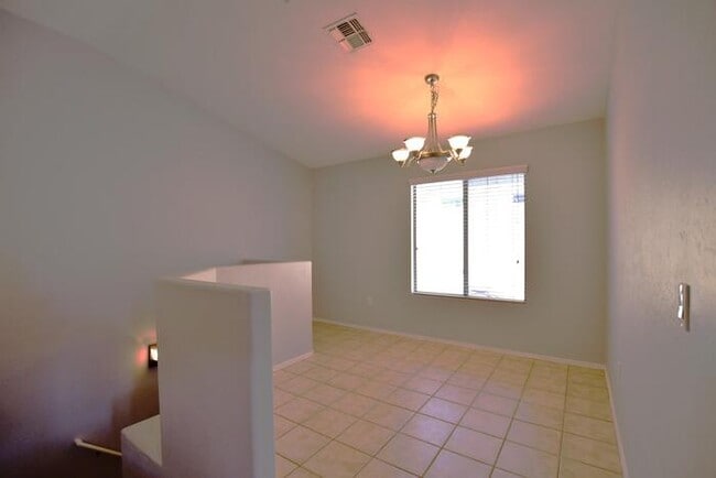 Building Photo - 2 bed 2 bath 1 car garage in Augusta Ranch area