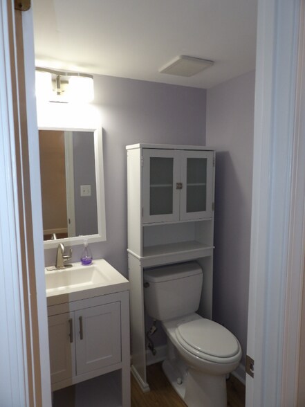 Building Photo - 413 Forest Ct