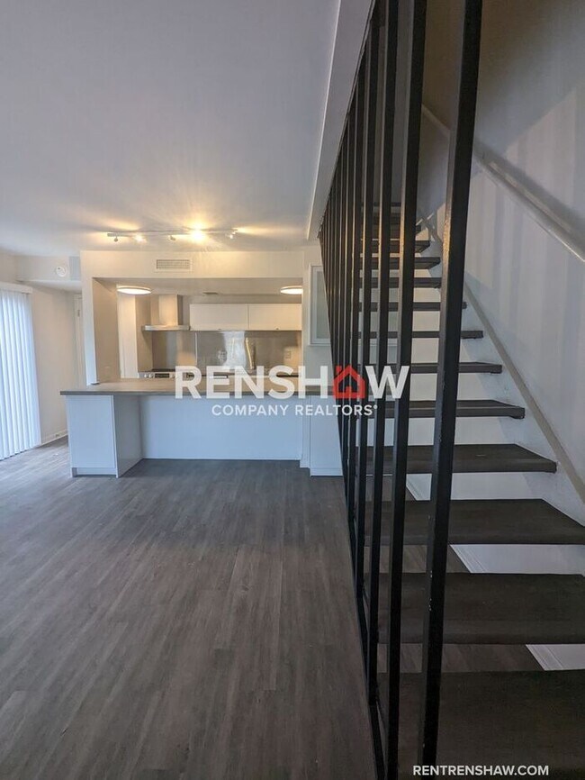 Building Photo - 6748 Meadow Oak Place - Renovated To Perfe...