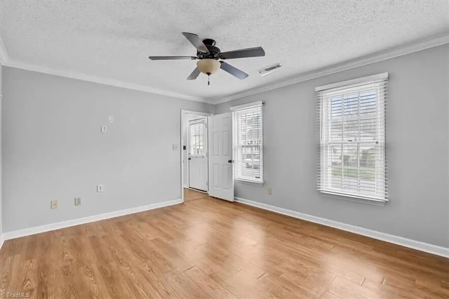 Building Photo - 332 Brookside Ct
