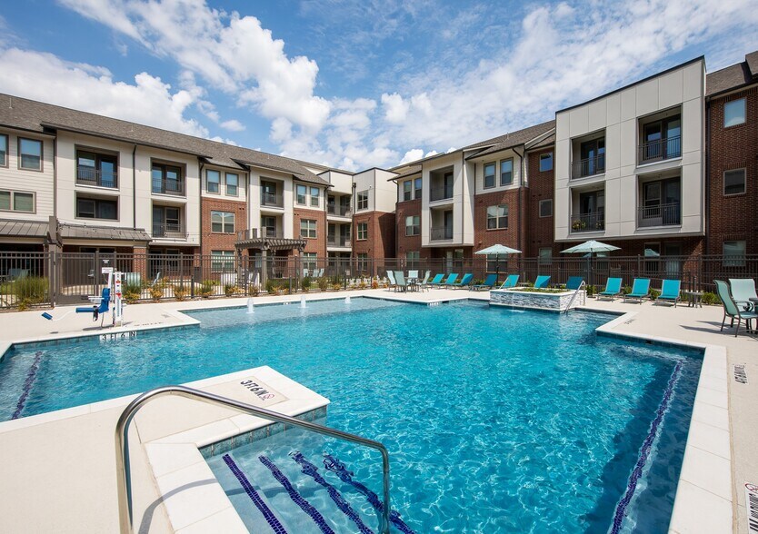 The Lakes at Grand Prairie 55+ 3013 Doryn Dr Grand Prairie TX 75052