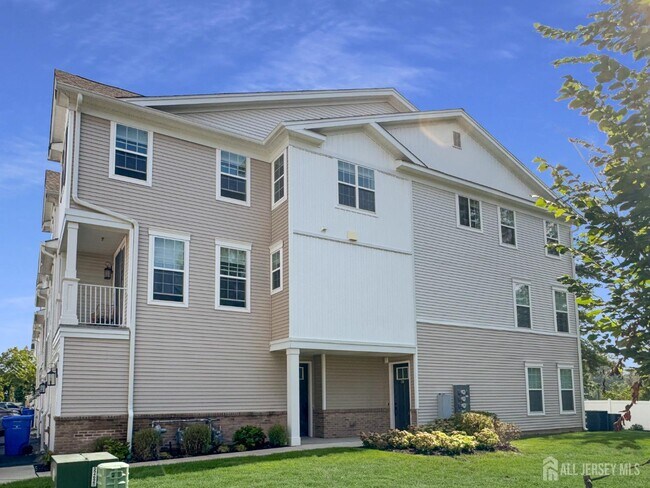 Primary Photo - 218 Park Ln