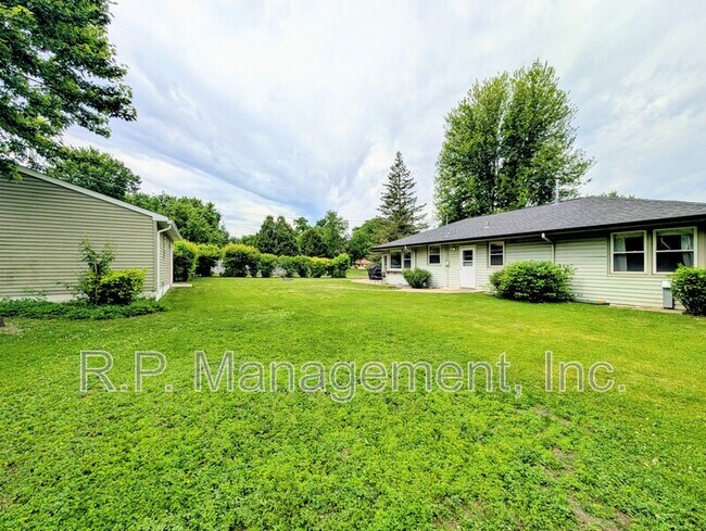 Building Photo - 3100 Orchard Ave N