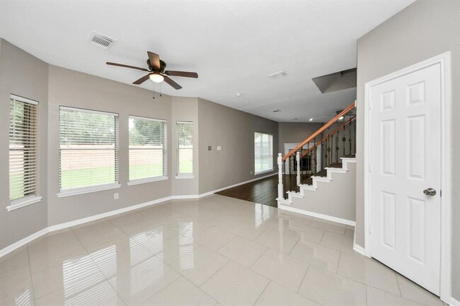 Building Photo - 1302 Raintree Cir