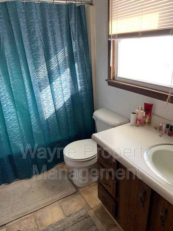 Building Photo - 1215 2nd St