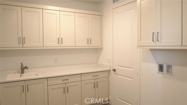 Building Photo - 254 Proctor