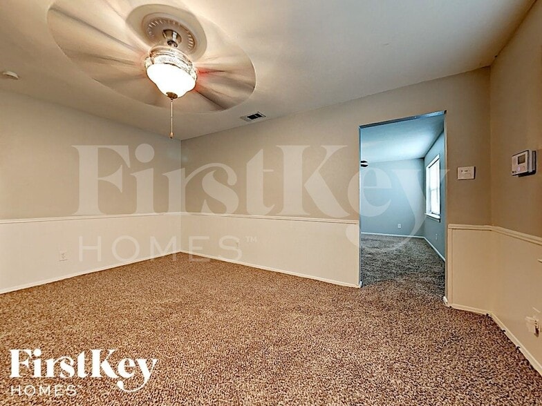 Building Photo - 4639 Nettleton Dr