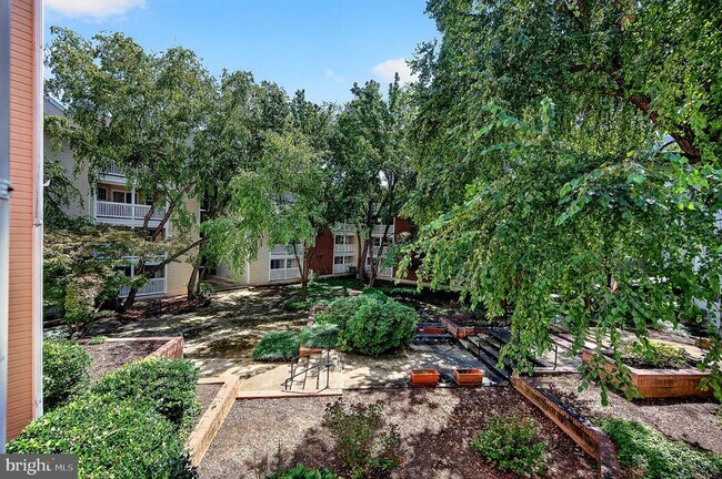 Building Photo - 1504 Lincoln Way
