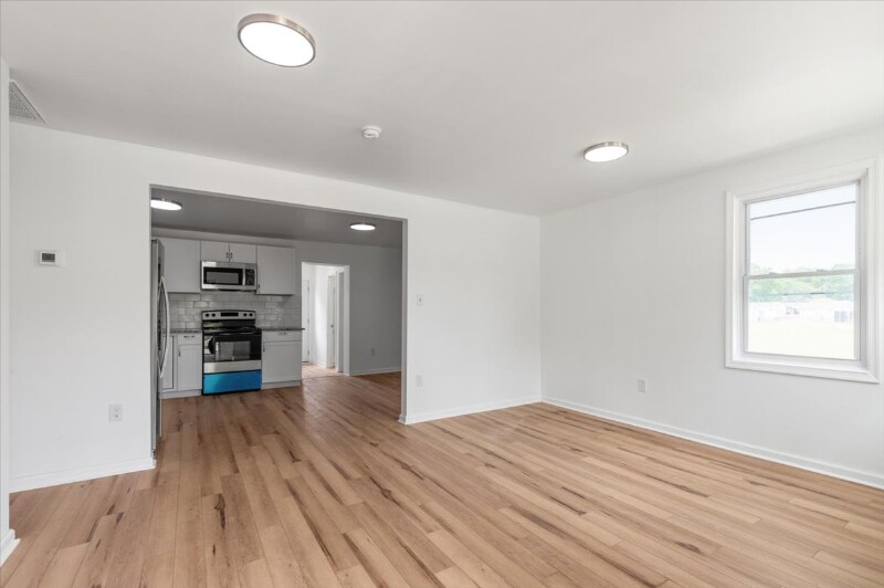 Building Photo - 1806 Sussex St