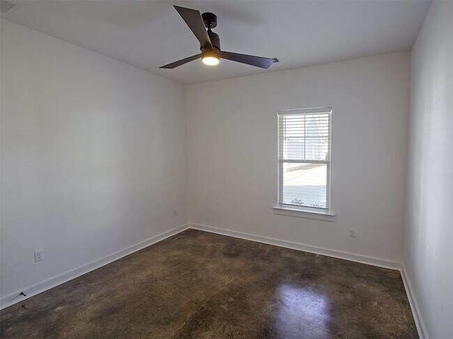 Building Photo - 2019 NEW Construction 4 bedroom, 2 bath home near U of M and new pedestrian bridge.