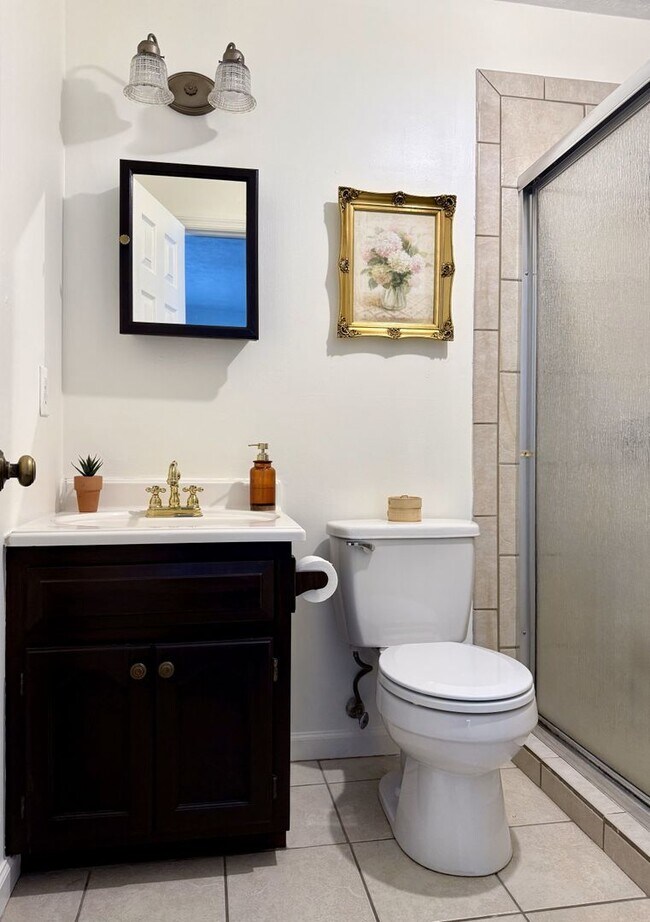 Building Photo - 405 Andros Dr