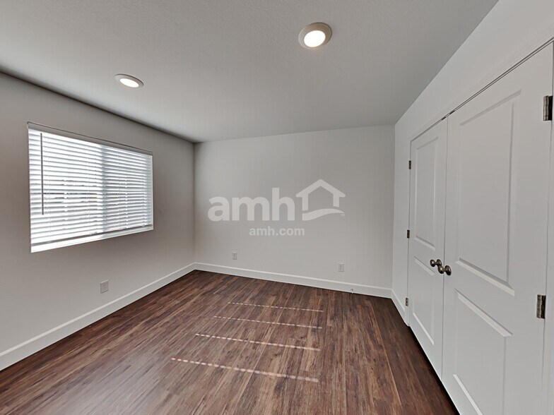 Building Photo - 10391 Bee Balm St