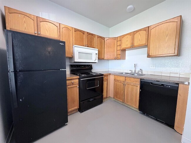 Building Photo - 251 Zimmerman Ave