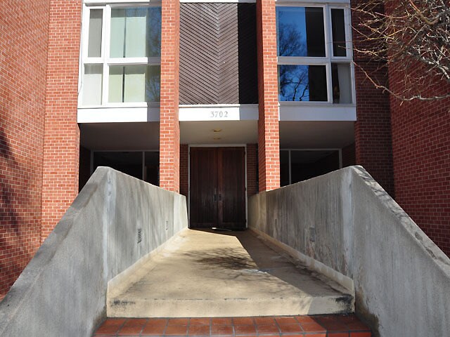Building Photo - 3702 Jackson St