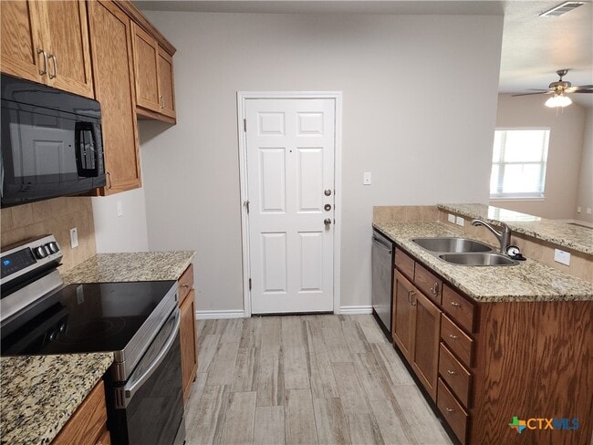 Building Photo - 332 Arnold Dr