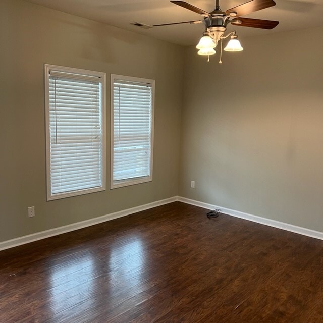 Building Photo - 1043 Jade Ln