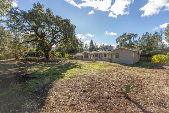 Building Photo - 27696 Vogue Ct