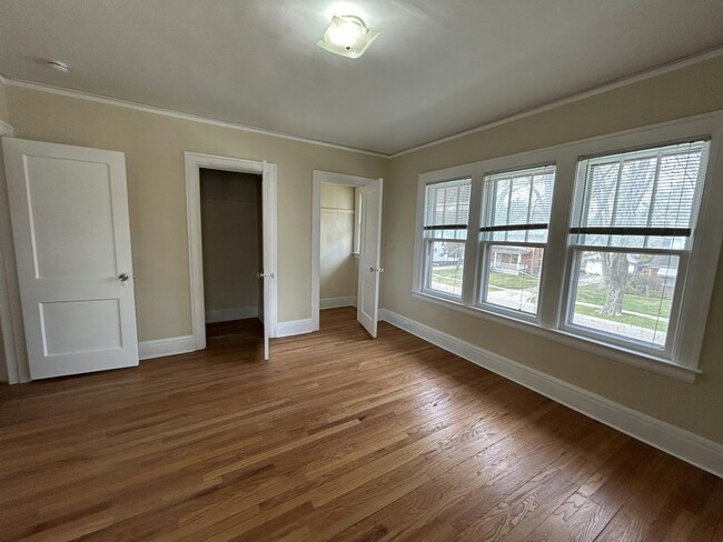 Building Photo - 95 Ahrens St