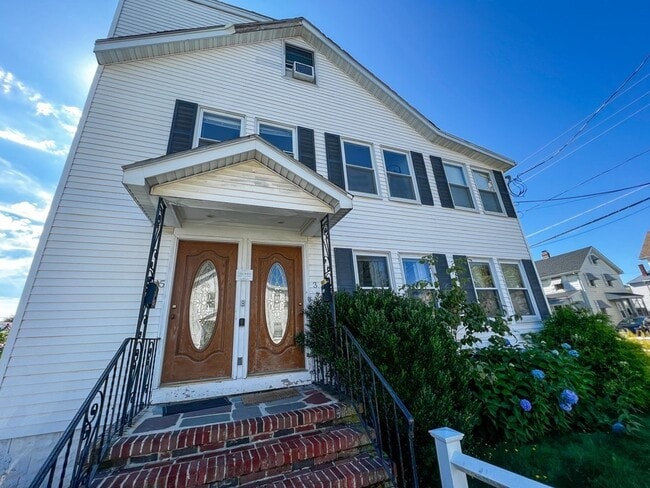 Primary Photo - 3 Goldsmith Ave