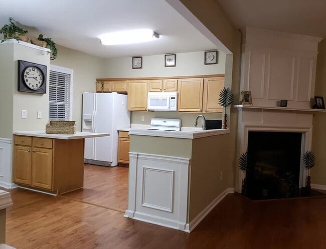 Building Photo - 4007 Edgecomb Dr