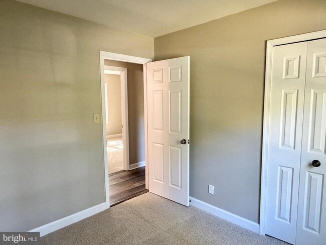 Building Photo - 2 Kelly Ct