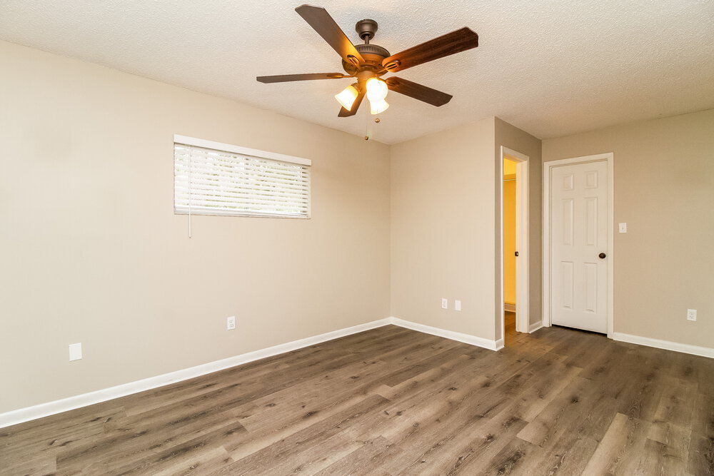 Building Photo - 2701 Kinnon Dr