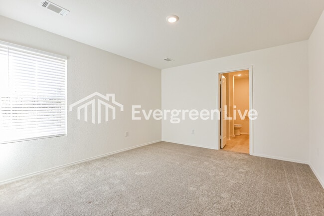 Building Photo - 12 Sourdough Crk Ln