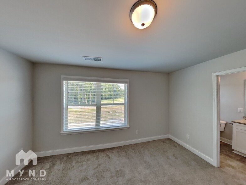 Building Photo - 597 Fundao Ln