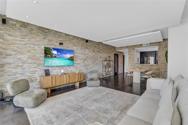 Building Photo - 3340 NE 190th St