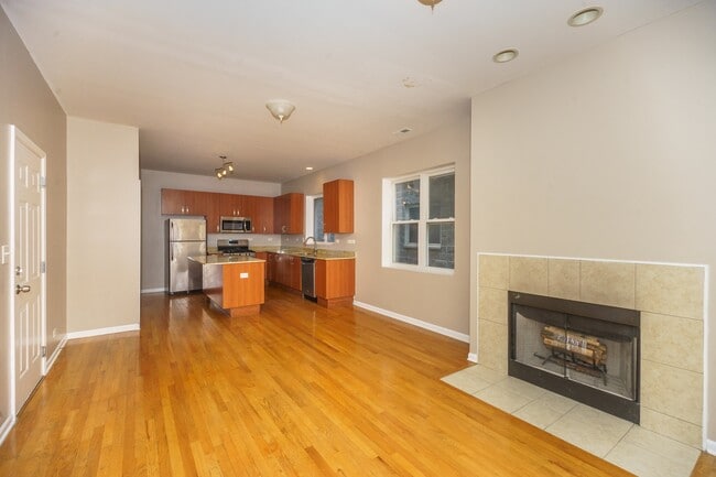 Building Photo - 4433 S Calumet Ave