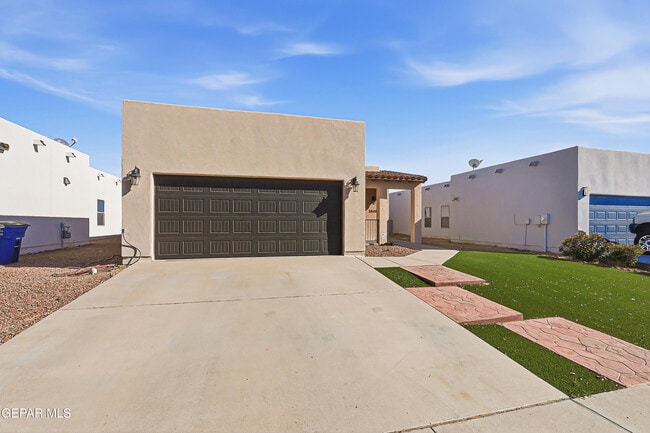 Building Photo - 2508 Eastern Sky St