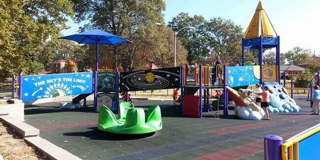 Building Photo - 5836 Sunshine Dr