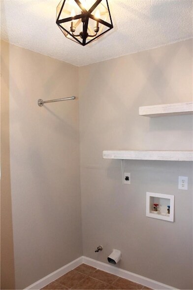 Building Photo - 6806 Lunar Dr