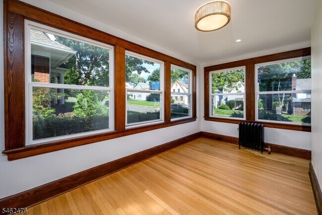Building Photo - 160 Clairmont Terrace