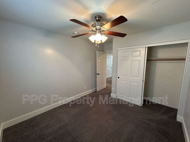 Building Photo - 15439 W Poinsettia Dr