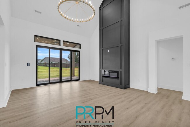 Building Photo - 938 Benchmark Dr